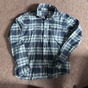 Patagonia Organic Cotton Blue Plaid Flannel Men’s Size M